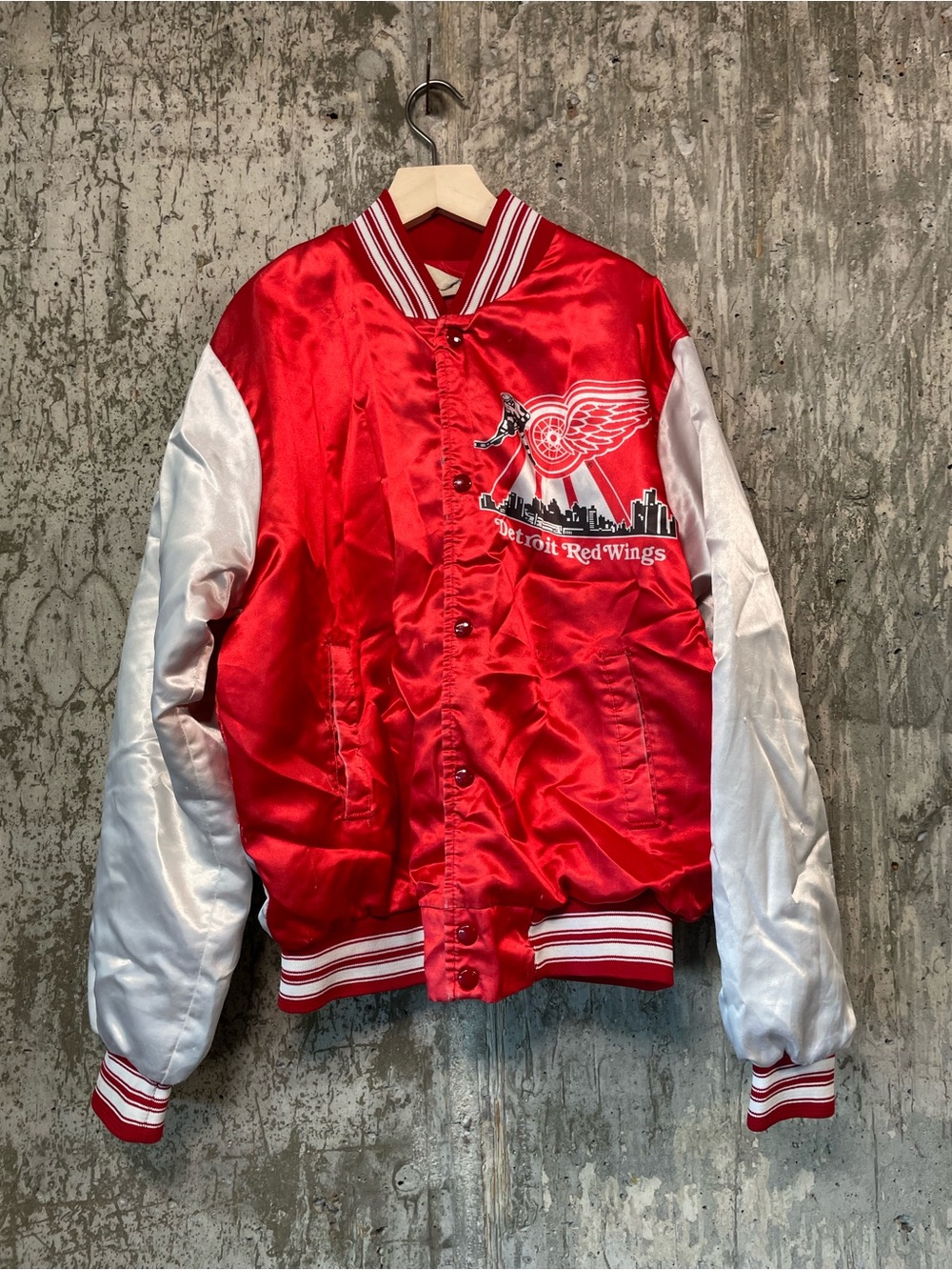CHALK LINE Men's Vintage Detroit Red Wings Satin Bomber Jacket in Red/White